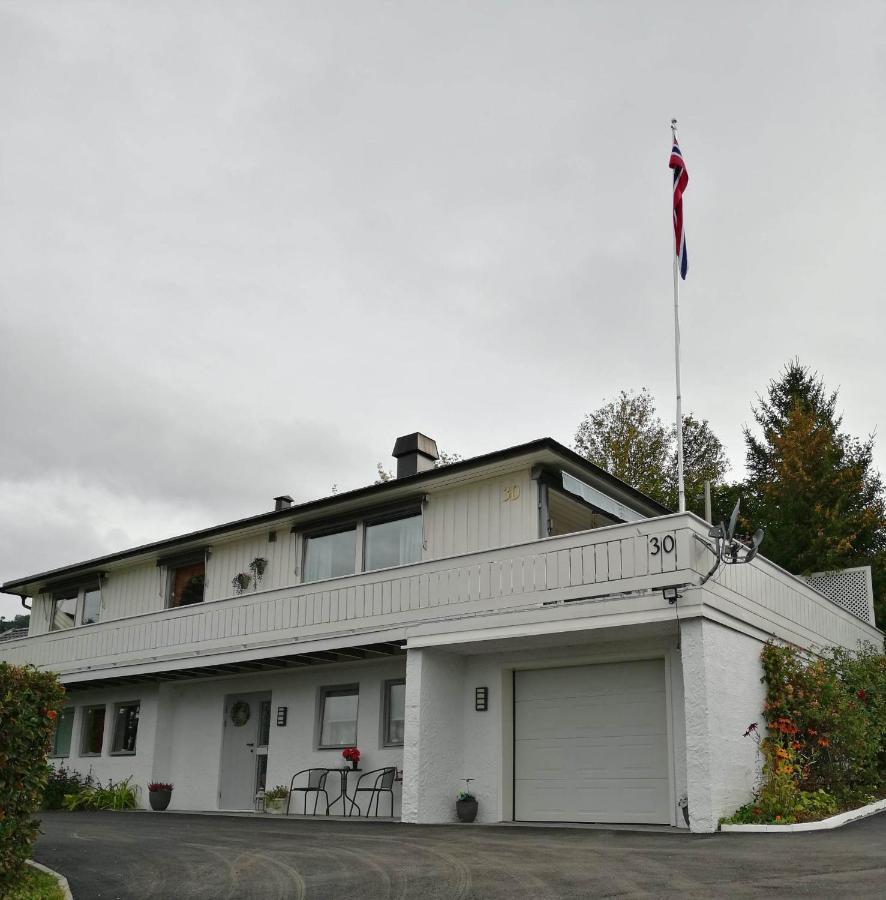 Gjesterom Til Leie I Et Privat Hus Brumunddal Exterior photo